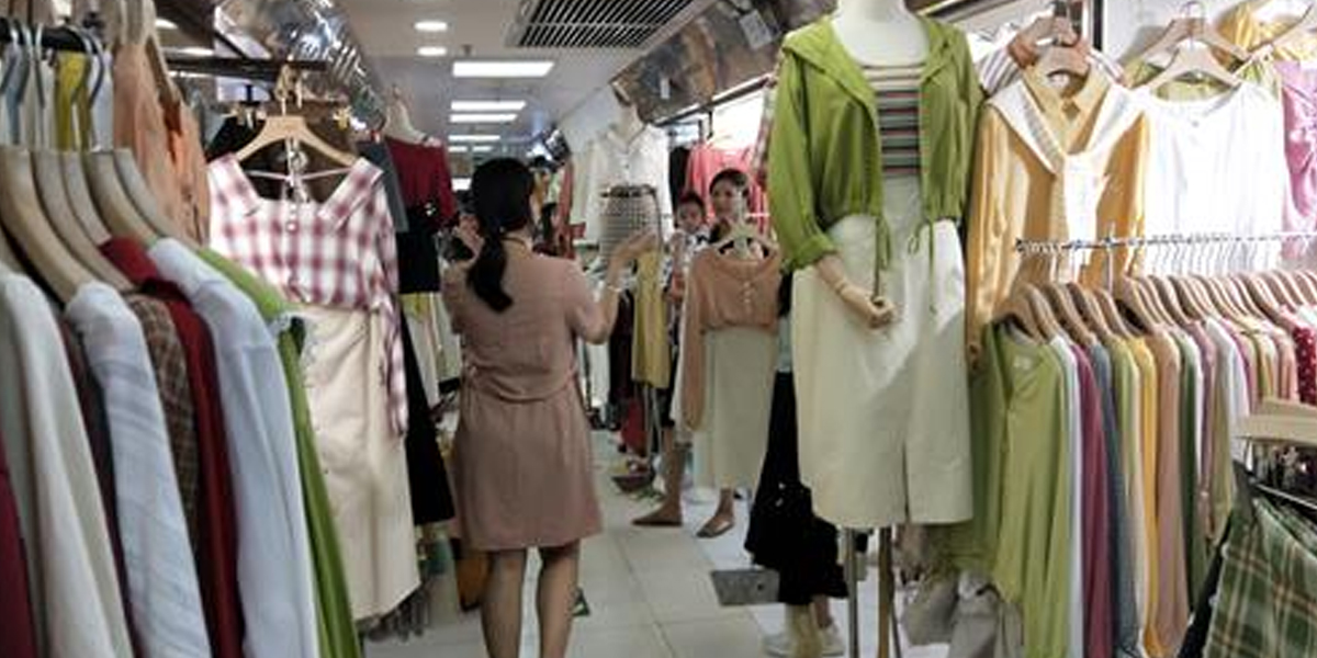 Why Chinese Wholesale Clothing Is the Smart Choice for Your Business